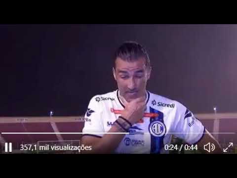 Que show! Leandro Kivel fez o gol e foi entrevistado pela repórter que é sua esposa