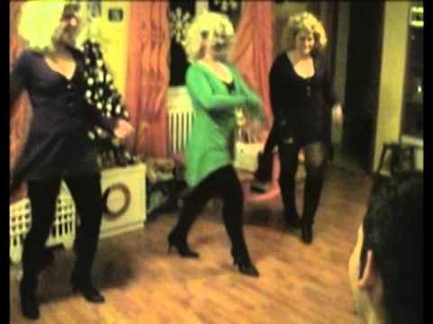 trovate la nonna che balla!