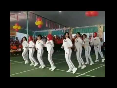 LAPAS PEREMPUAN MANADO JUARAI LOMBA SENAM TOBELO