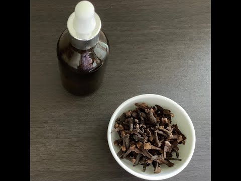 Clove essential oil