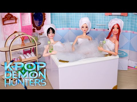 Barbie Dolls KPOP Demon Hunters Bath House Vacation Routine
