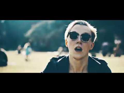 Die Larry-Roastmaschine [JeDi, Mimikry, SyFZ] roasted wieder! (Prod. Highself) | Official M/V