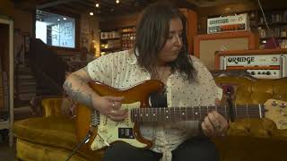 Video thumbnail for Snacks 151: Fender American Performer Stratocaster, Honey Burst by Russo Music