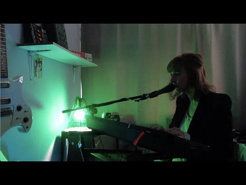 Flee! by LoneLady - home studio live performance 2020