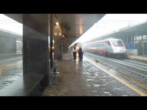 E656.091 in partenza con l' IC 555 Roma Termini - Reggio Calabria Centrale