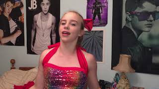 Kadr z teledysku bad guy tekst piosenki Billie Eilish & Justin Bieber