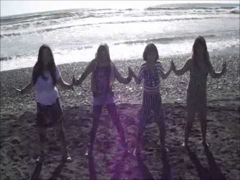 lucky Girls cover  2ne1  falling in love