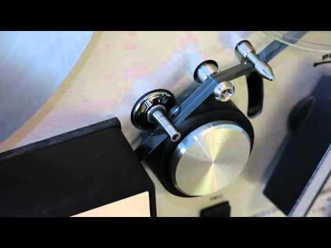 33 Year Old Ampex Audio Tape Sheds as it is Transferred