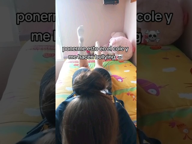 Vídeo relacionado con COYUN 2 Pares Que Se Dan La Mano, Calcetines Divertidos Mujer Calcetines Graciosos Calcetines Magneticos Calcetines Manos Iman Calcetines Pareja Mano a Mano Calcetines para Hombres Mujeres