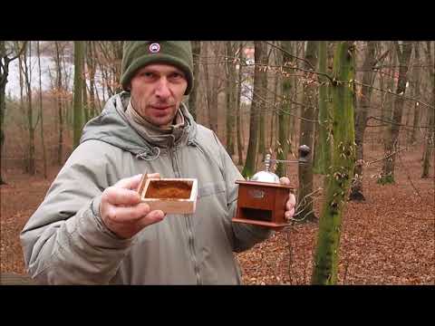 Lesní káva ,mlýnek Lodos a konvička moka.