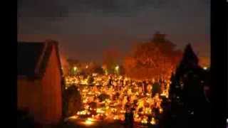 preview picture of video 'Time lapse Nagykáta graveyard All Hallows Evening'