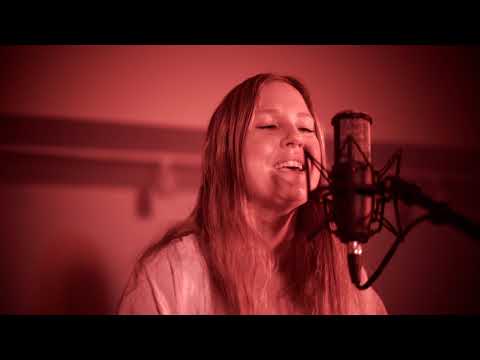Kate Kay Es & Brett Williams - I’m Every Woman | The Red Couch