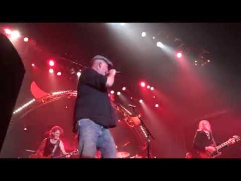 live/wire - Hell Ain't A Bad Place To Be