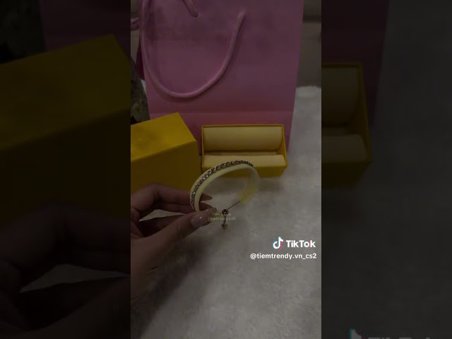 Vídeo relacionado con Swarovski Pulsera Imber Emily, Tallas redondas combinadas, Azul, Baño de rodio