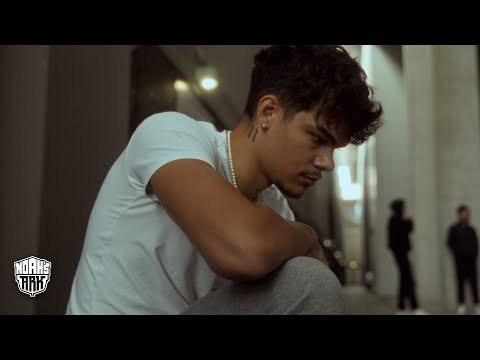 Brokezart - COMMAS (prod. Banrisk & May)