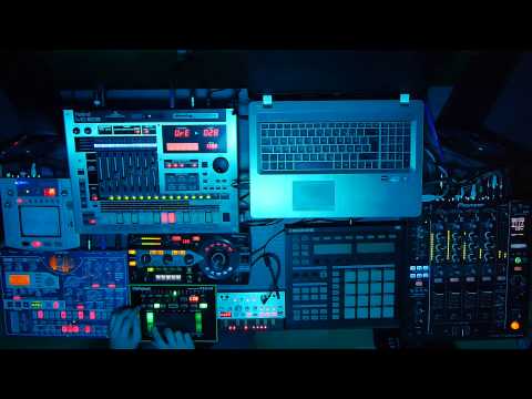[HD] Acid Tech- House - Roland Aira TB- 3, Korg Volca Bass, Roland MC- 808, Korg EMX