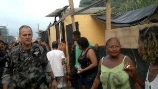 preview picture of video 'Despejo da Ocupação da Telerj, Rio de Janeiro 11/04/2014 - Cenas gravadas por moradores (1)'