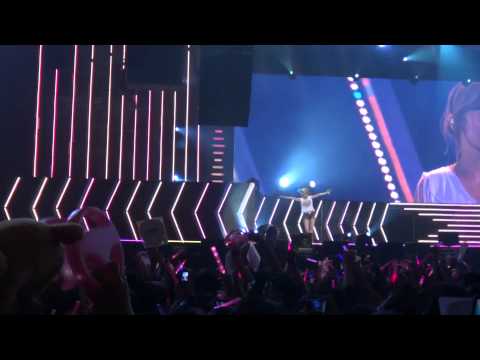 120115 SNSD HK 　IT'S　Fantastic YoonA & Sunny