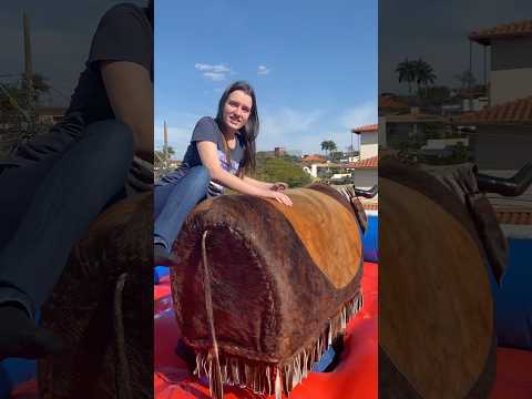 Montando no Touro Mecânico pela primeira vez #autista #autismo #touromecânico