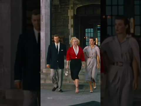 Marilyn Monroe and the longest walk. Niagara 1953