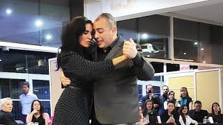 Natalia Hills y Hernán Álvarez Prieto. Meta Fierro (D'Arienzo) Milonga Gente Amiga 28jul24