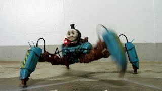 [閒聊] 湯瑪士多腳戰車的作者進了警局