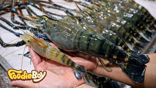 Longer than your hand! Grilled Giant River Prawns in Bangkok