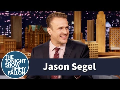 , title : 'Jason Segel Hit Himself with His Own Car'