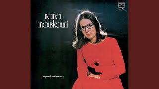 Kadr z teledysku La première chanson ensemble tekst piosenki Nana Mouskouri