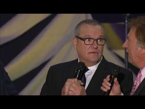 Listening to David Phelps Sing - Mark Lowry Comedy