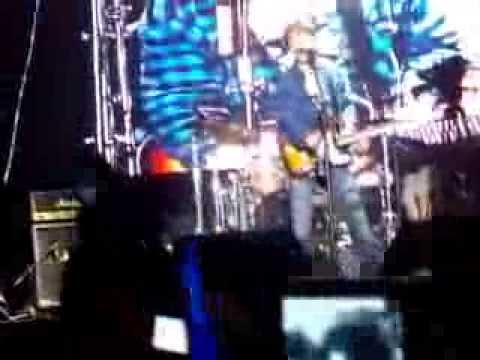 Blue Moon en Peru - Saludo CNBLUE