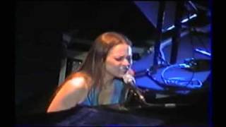 Fiona Apple - On The Bound (2006) Paris, France