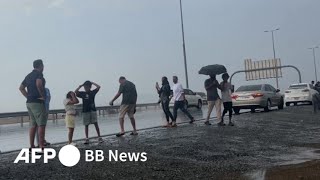 モンスーン愛するインド人、異国の砂漠で雨を追う UAE（2025年6月）