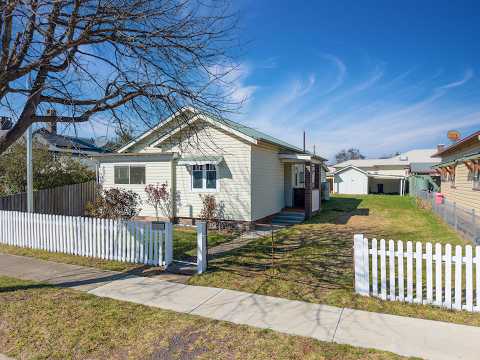 82 Beardy Street, Armidale, NSW 2350, 3 phòng ngủ, 2 phòng tắm, House