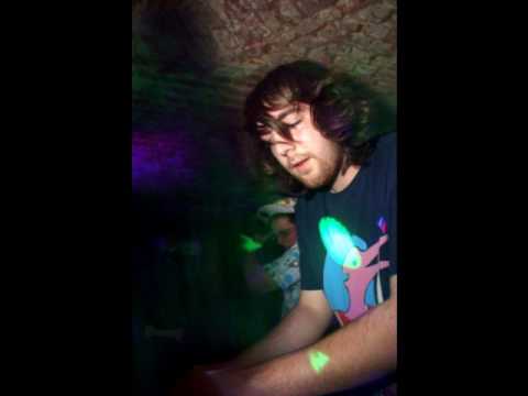 Digitalism - Zdarlight  VS Canblaster - Chicken run (Sir-X Live Bootleg)