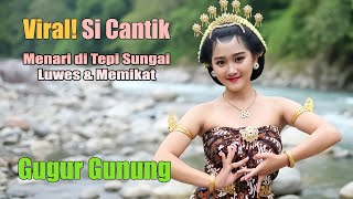 Download lagu Gadis Cantik Menari Gugur Gunung di Tengah Alam — Tarian Tradisional Jawa yang Memukau! mp3 Download lagu Gadis Cantik Menari Gugur Gunung di Tengah Alam — Tarian Tradisional Jawa yang Memukau! mp3