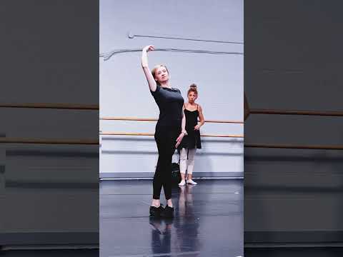 Port de Bras Styles: Moscow vs. Vaganova