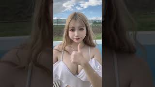 TikTok 水着巨乳