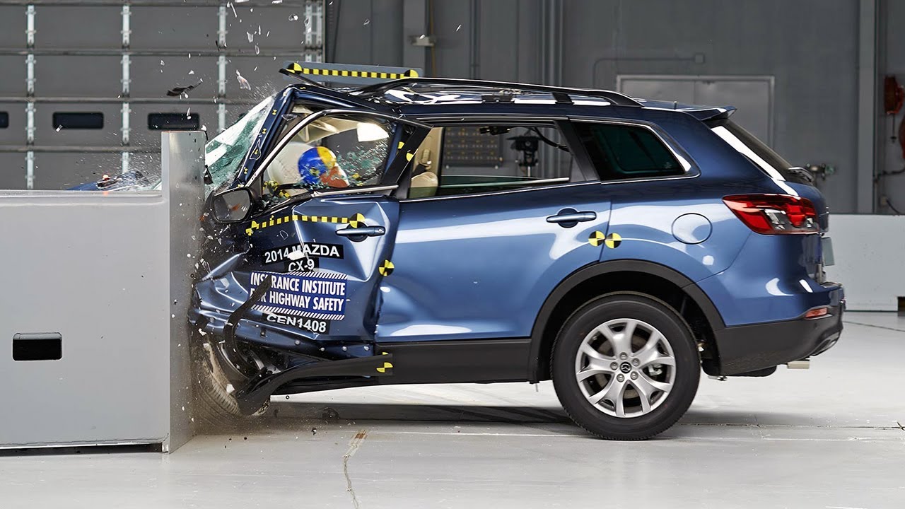 2014 Mazda CX-9 small overlap IIHS crash test
