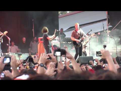 Queens of the Stone Age (feat. Eddie Vedder) - Little Sister 06-04-2013 Lollapalooza Chile
