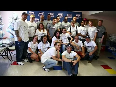 DET@NYY: Yankees surprise fan with a bedroom makeover