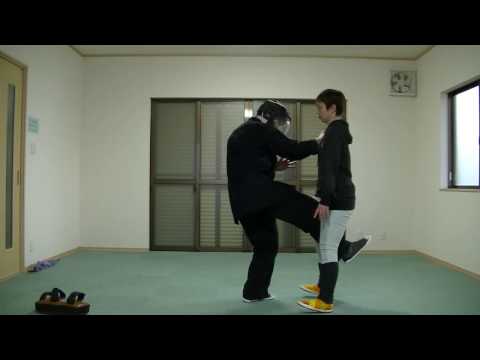 Girls self-defense 護身術　女性向け　変態を1秒で倒す　目打ち金的連続攻撃  knock out Awesome  in 1 second