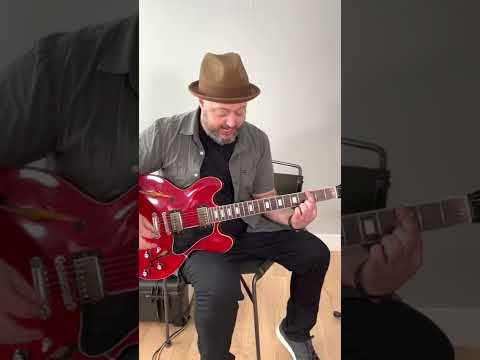 How To Play Nirvana's HEART SHAPED BOX Riff #shorts