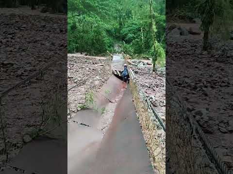 caída puente guajaray vereda la esmeralda, Medina cundinamarca.