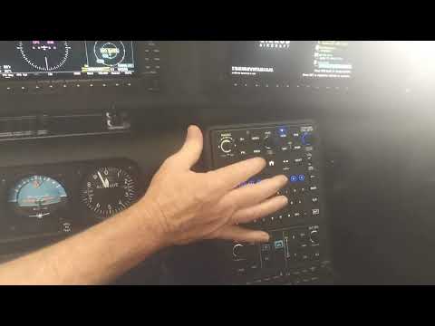 Cockpit tour of a $1.2M (AUD) Cirrus SR22!