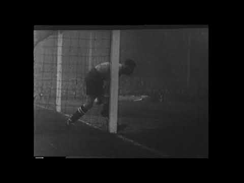14/11/1934 england 3:2 italy the battle of highbury. possibly muno orsi on the move