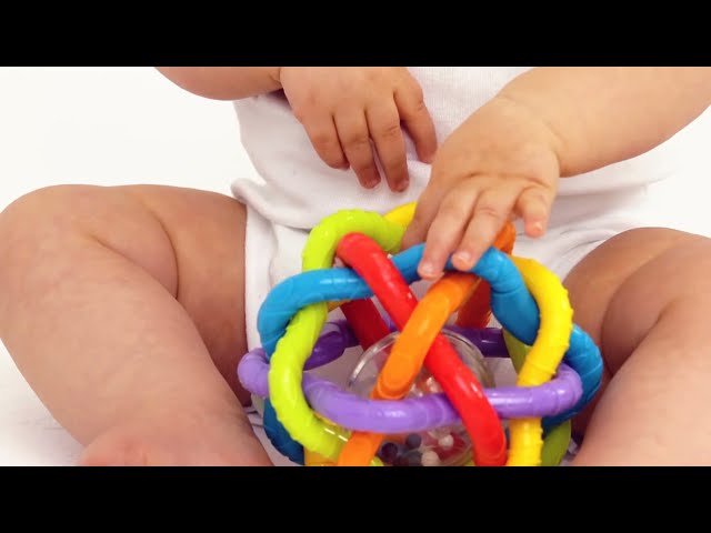 Vídeo relacionado con Baby Einstein, Bendy Ball Pelota Oruga, Oball Sonajero de Juguete sin BPA, a Partir de 3 Meses