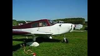 preview picture of video 'Piper PA-28 Cherokee на аэродроме близ Суховки'