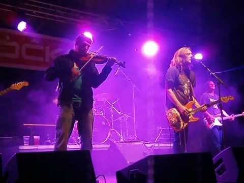 OUVALSKEJ BIGBÍT 2012 - VYPSANÁ FIXA - SNÍDANĚ Z ELEKTŘINY