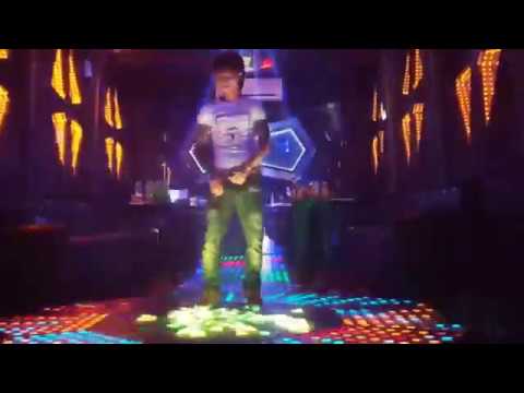 >3:13Khá Bảnh quẩy cực chất- 999 ĐóA HồNg REMIX- dj Thái Hoàng▻ Các bạn thấy video hay nhớ like share comment và đừng quên đăng ký kênh ủng hộ …YouTube · mạnh dũng ENTERTAINMENT · Apr 24, 2019’><span>▶</span></a></p>
<hr>
</div><!-- .post-content -->
<div class="the-post-foot cf">
<div class="tag-share cf">
<div class="post-share">
<div class="post-share-icons cf">
<span class="counters">
<a href="#" class="likes-count tsi tsi-heart-o" data-id="3198" title=""><span class="number">0</span></a>
</span>
<a href="https://www.facebook.com/sharer.php?u=https%3A%2F%2Fkhabanh.me%2Fkha-banh-quay-999-doa-hoa-hong%2F" class="link facebook" target="_blank" title="Share on Facebook"><i class="tsi tsi-facebook"></i></a>
<a href="https://twitter.com/intent/tweet?url=https%3A%2F%2Fkhabanh.me%2Fkha-banh-quay-999-doa-hoa-hong%2F&text=kh%C3%A1%20b%E1%BA%A3nh%20qu%E1%BA%A9y%20999%20%C4%91%C3%B3a%20hoa%20h%E1%BB%93ng" class="link twitter" target="_blank" title="Share on Twitter"><i class="tsi tsi-twitter"></i></a>
<a href="https://pinterest.com/pin/create/button/?url=https%3A%2F%2Fkhabanh.me%2Fkha-banh-quay-999-doa-hoa-hong%2F&media=&description=kh%C3%A1%20b%E1%BA%A3nh%20qu%E1%BA%A9y%20999%20%C4%91%C3%B3a%20hoa%20h%E1%BB%93ng" class="link pinterest" target="_blank" title="Pinterest"><i class="tsi tsi-pinterest-p"></i></a>
<a href="mailto:?subject=kh%C3%A1%20b%E1%BA%A3nh%20qu%E1%BA%A9y%20999%20%C4%91%C3%B3a%20hoa%20h%E1%BB%93ng&body=https%3A%2F%2Fkhabanh.me%2Fkha-banh-quay-999-doa-hoa-hong%2F" class="link email" target="_blank" title="Email"><i class="tsi tsi-envelope-o"></i></a>
</div>
</div>
</div>
</div>
<div class="author-box">
<div class="image"><img alt=
